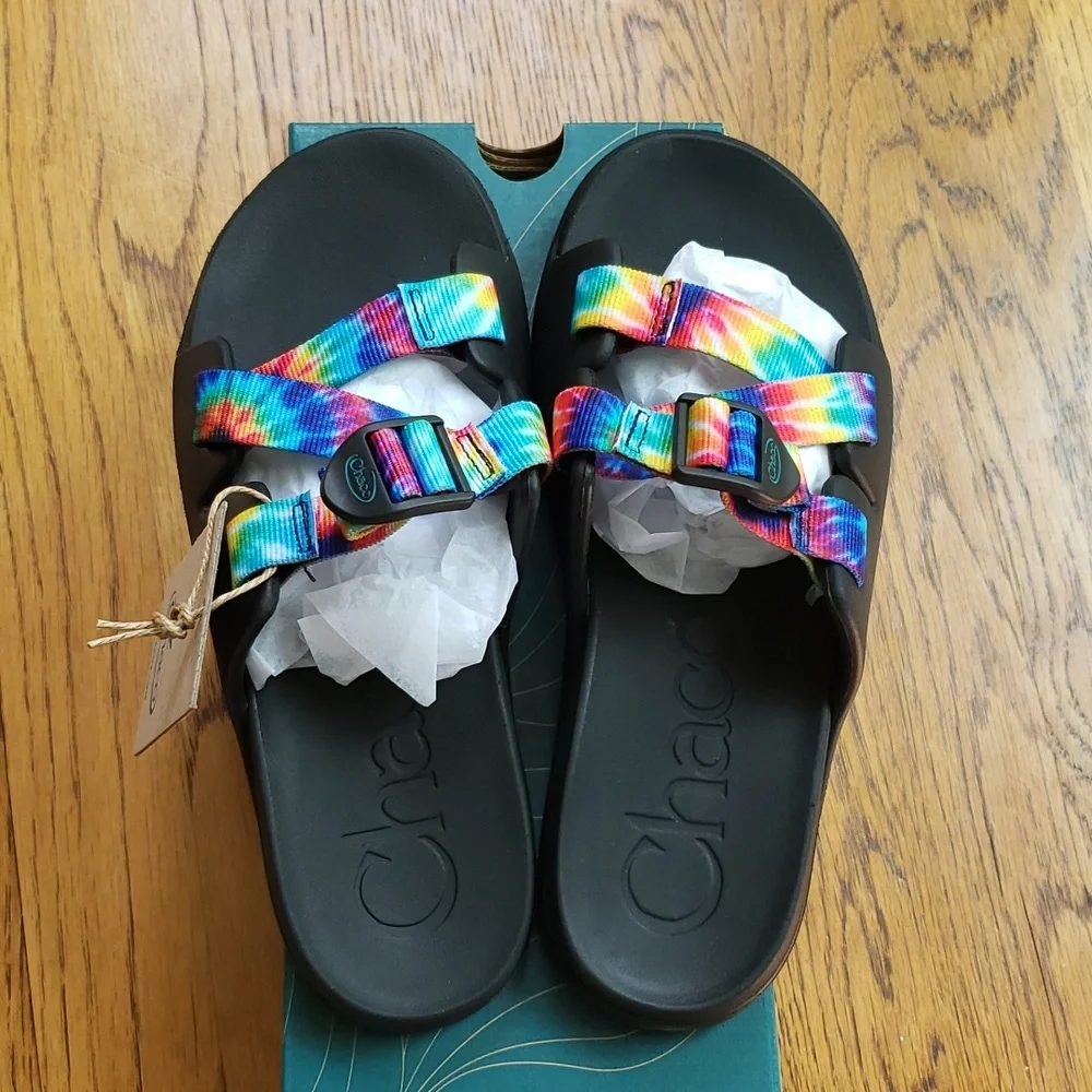NIB Chaco Chillos Slide Sandal In Black Rainbow Tie Dye Kids Size 5
